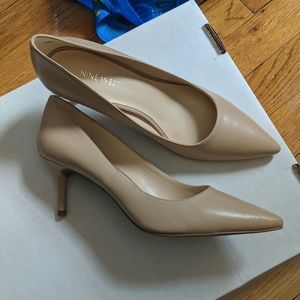 Nine West taupe stiletto pumps
